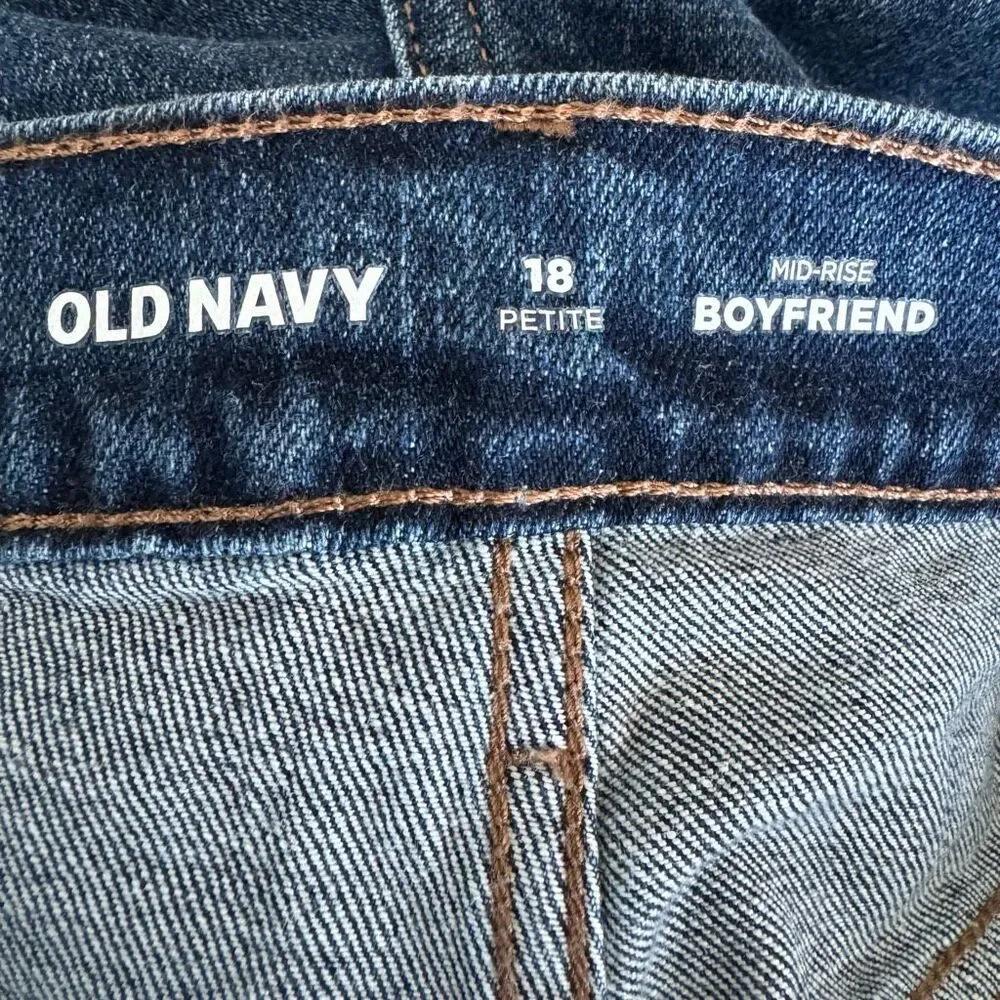 Old Navy Mid-Rise Boyfriend Distressed Cropped Jeans 18 Petite Plus Size